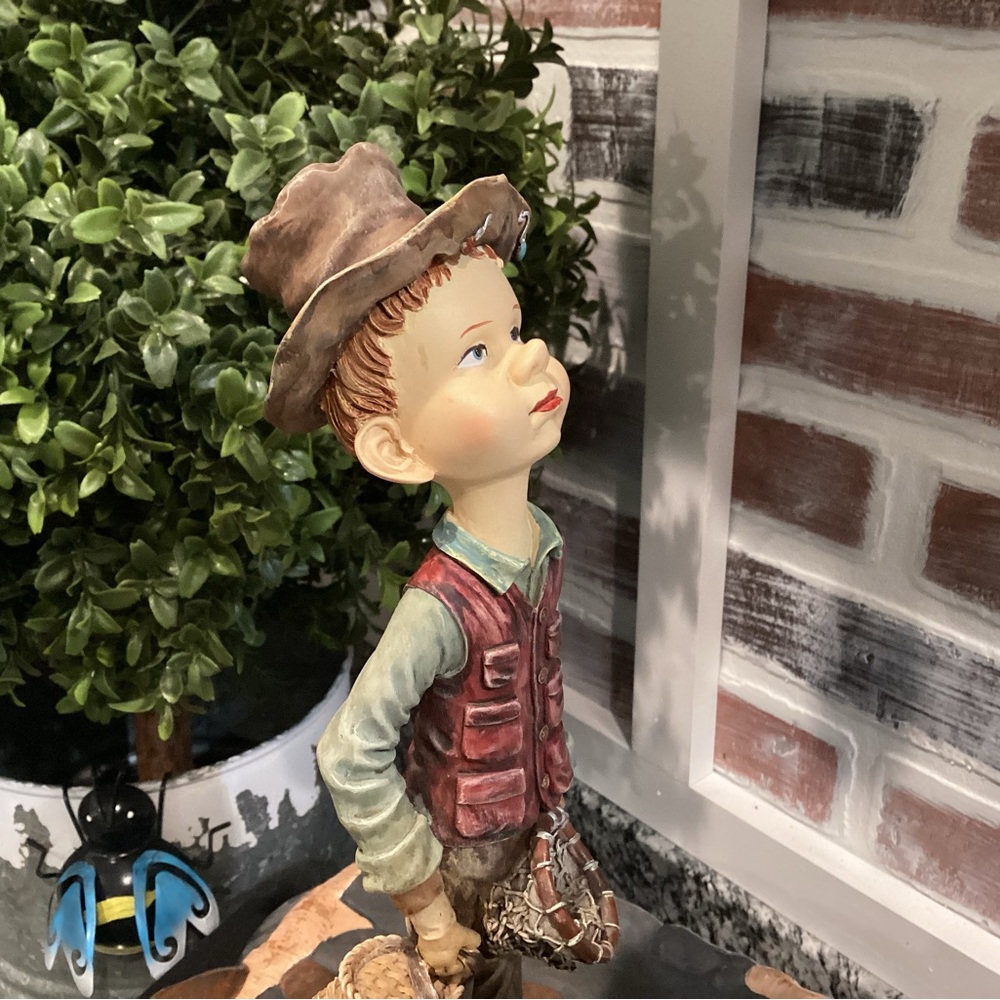🟢 Vintage “Boy Gone Fishing” Awesome Statue Great Decor piece - Nicely Detailed - Picture 7 of 13